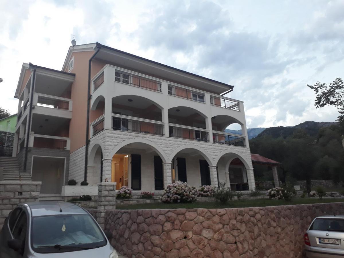 Apartmani Andrea Херцег-Нови Экстерьер фото